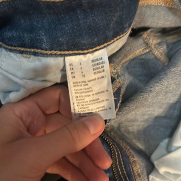 American Eagle Ripped Jeans - Picture 3 of 4